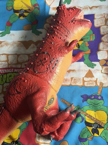 Vtg carnotaurus disney - vtg,